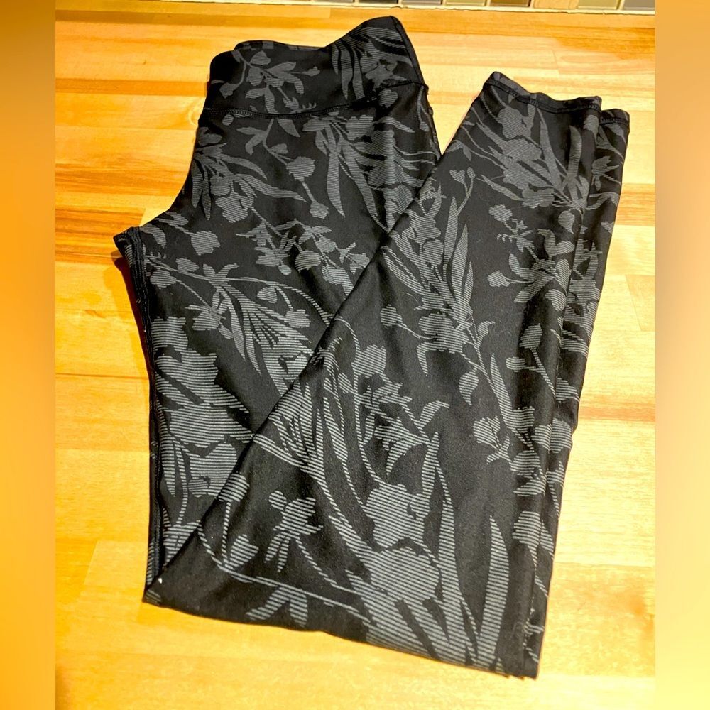 Fabletic leggings, excellent condition, women’s size extra small